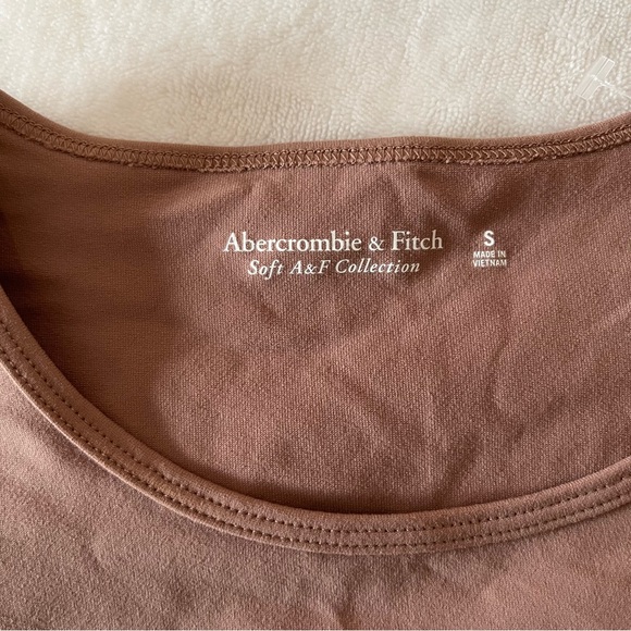 Abercrombie & Fitch Short Sleeve Seamless Bodysuit - Picture 4 of 6